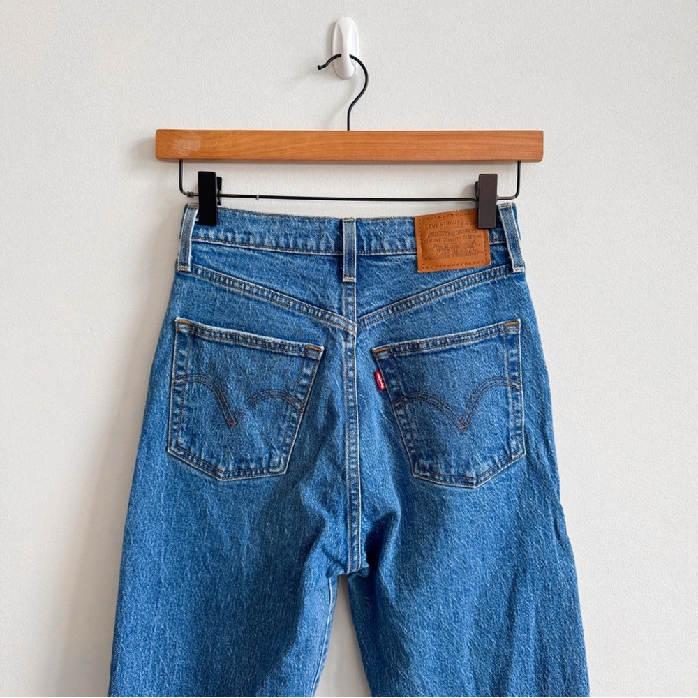 LEVI’S • Ribcage Straight Ankle Jean in Jive Tribe - Picture 7 of 11